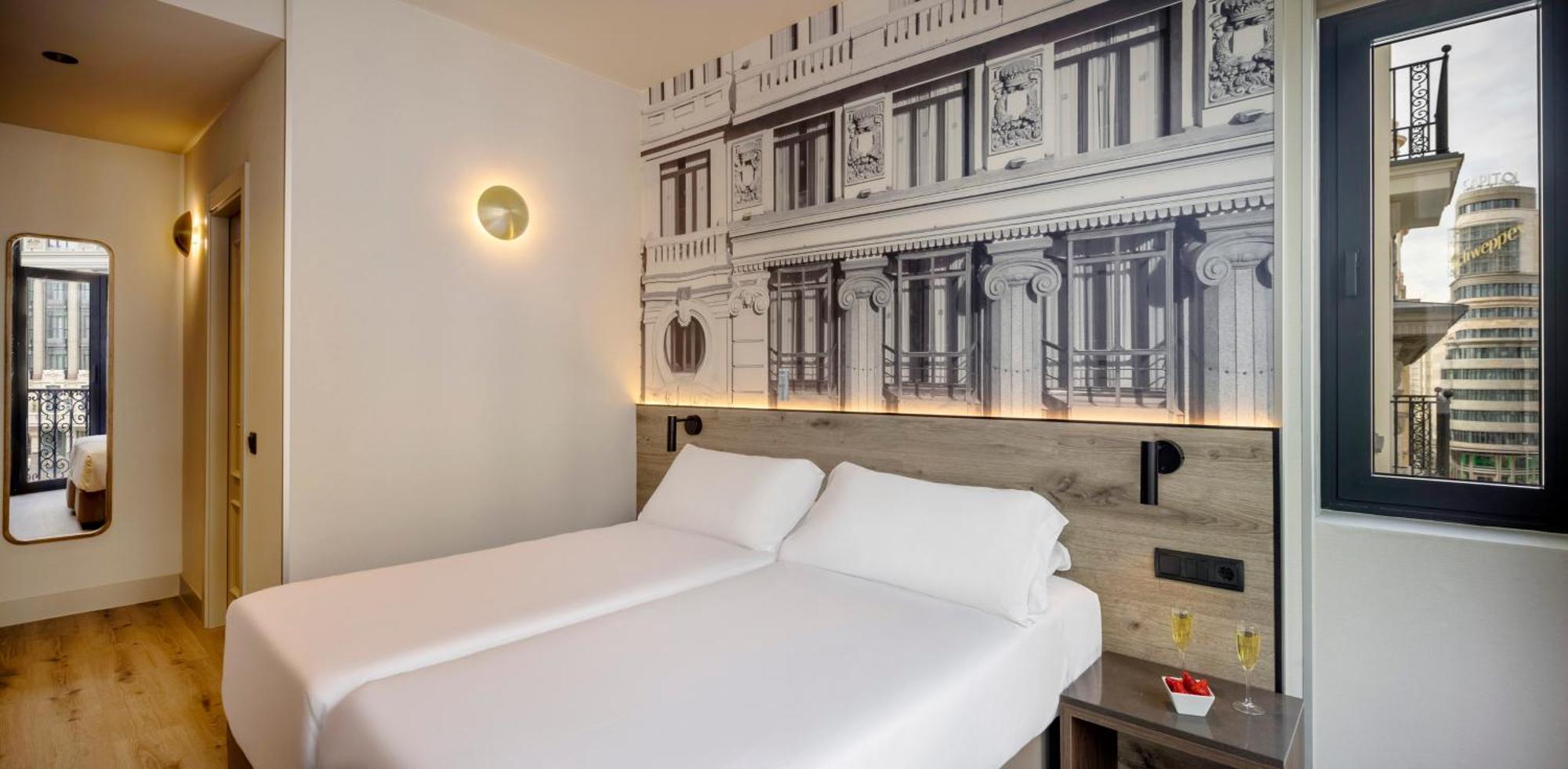 Regente Hotel Madrid Exterior photo